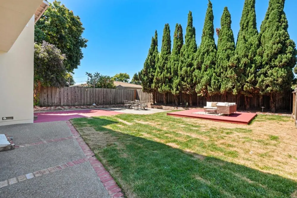 2275 Pulgas Avenue East Palo Alto, CA 94303