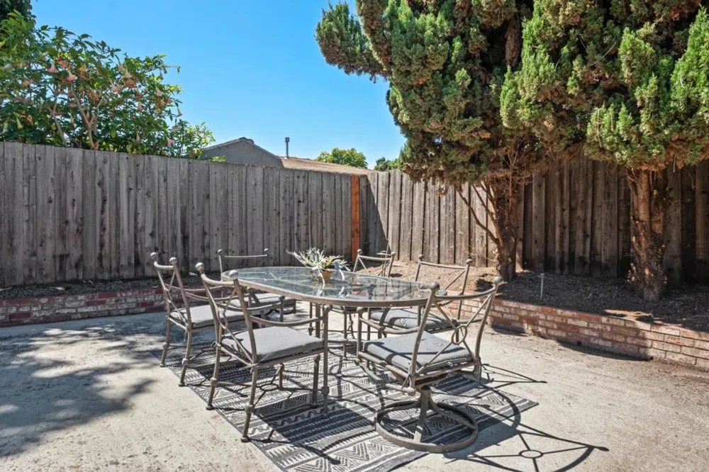 2275 Pulgas Avenue East Palo Alto, CA 94303