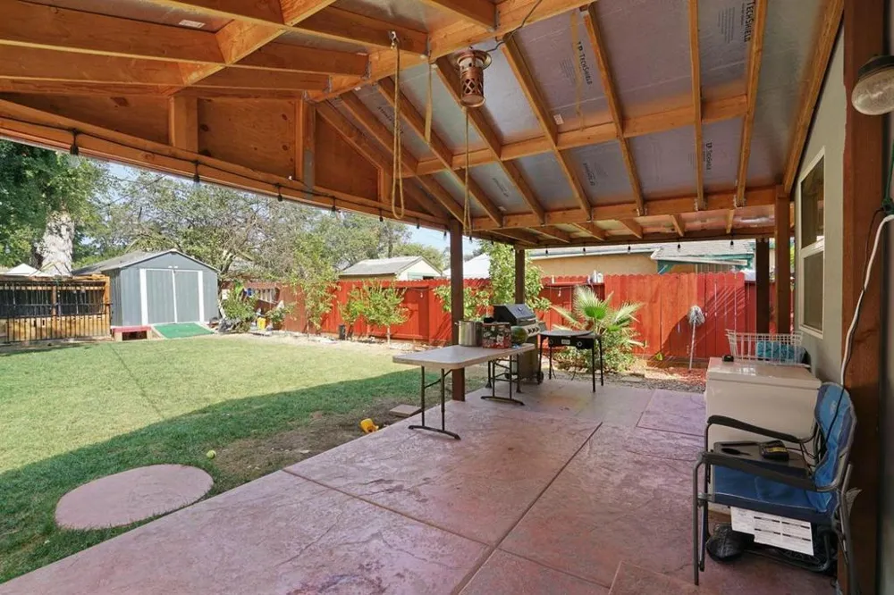 3713 18th Avenue Sacramento, CA 95820