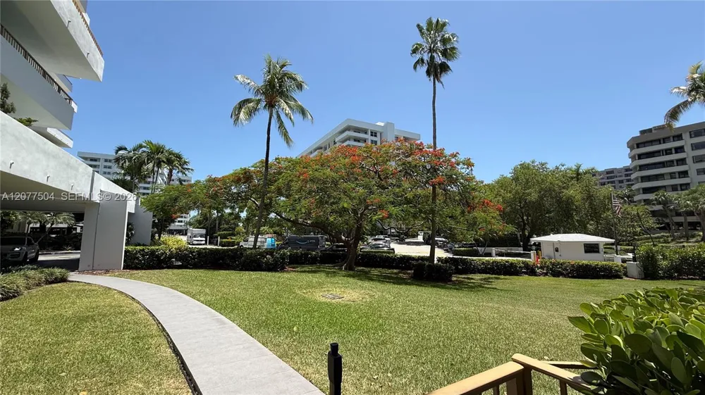 155 S Ocean Lane Dr #1013 Key Biscayne, FL 33149