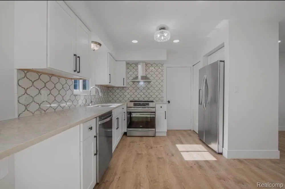 8965 Van Gordon Street White Lake Charter Township, MI 48386