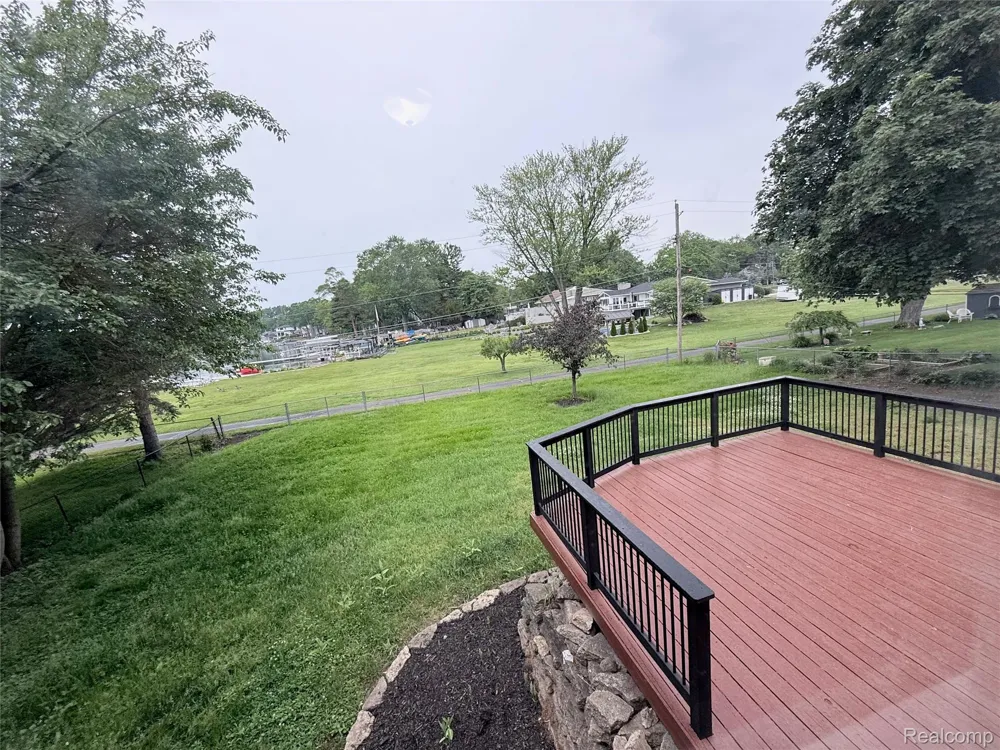 8965 Van Gordon Street White Lake Charter Township, MI 48386