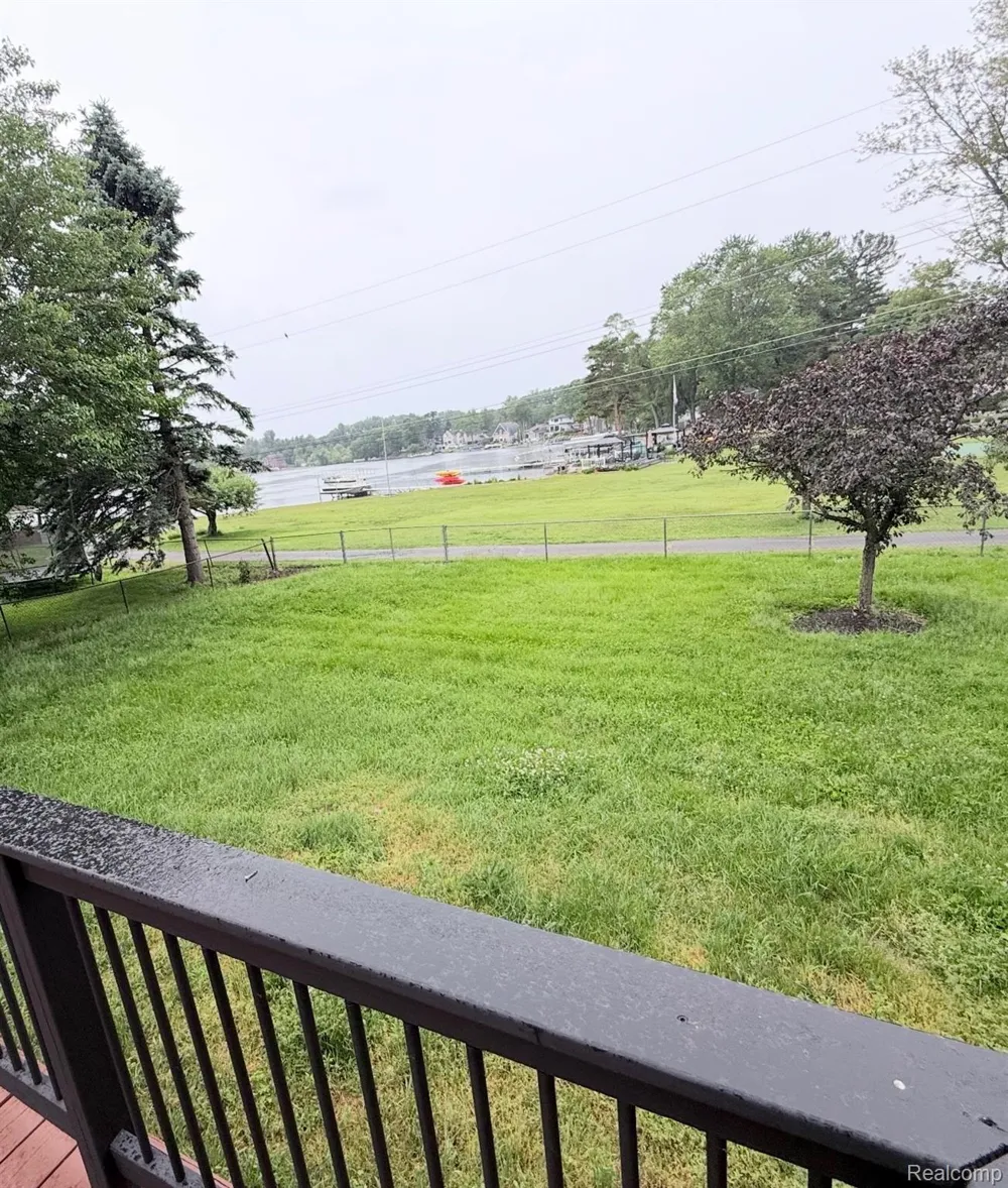 8965 Van Gordon Street White Lake Charter Township, MI 48386