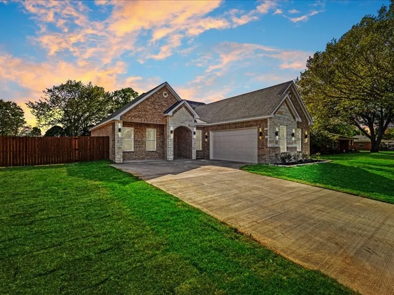 855 Kaufman Street Seagoville, TX 75159