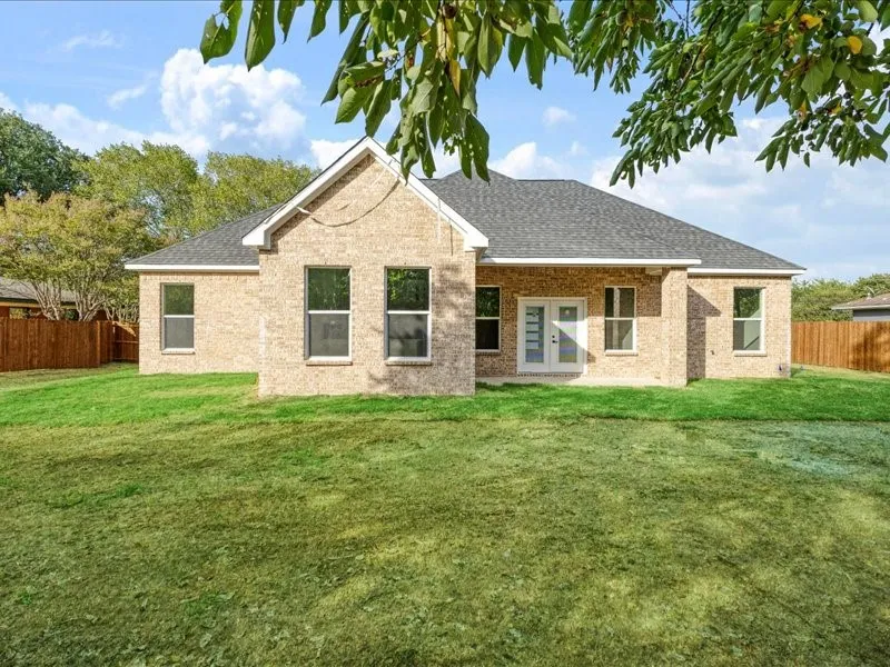 855 Kaufman Street Seagoville, TX 75159