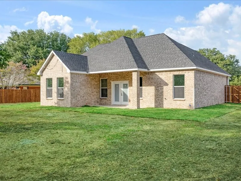 855 Kaufman Street Seagoville, TX 75159