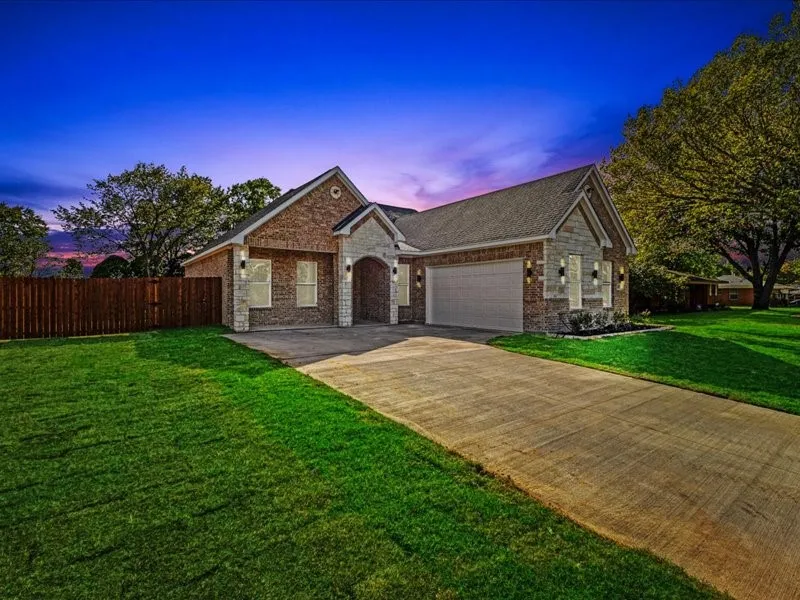855 Kaufman Street Seagoville, TX 75159