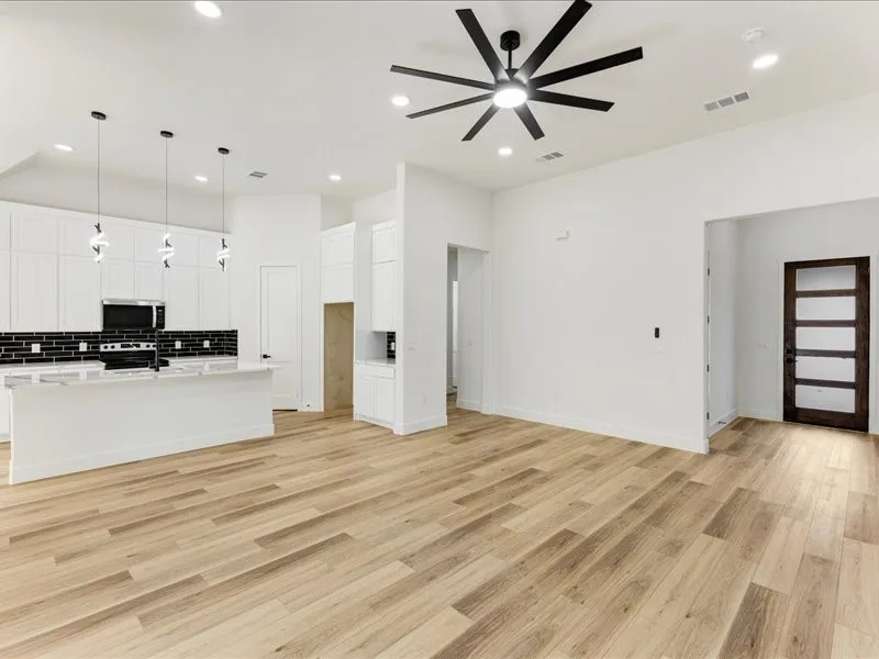 855 Kaufman Street Seagoville, TX 75159