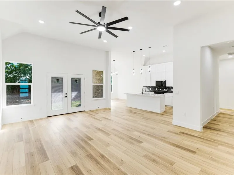 855 Kaufman Street Seagoville, TX 75159