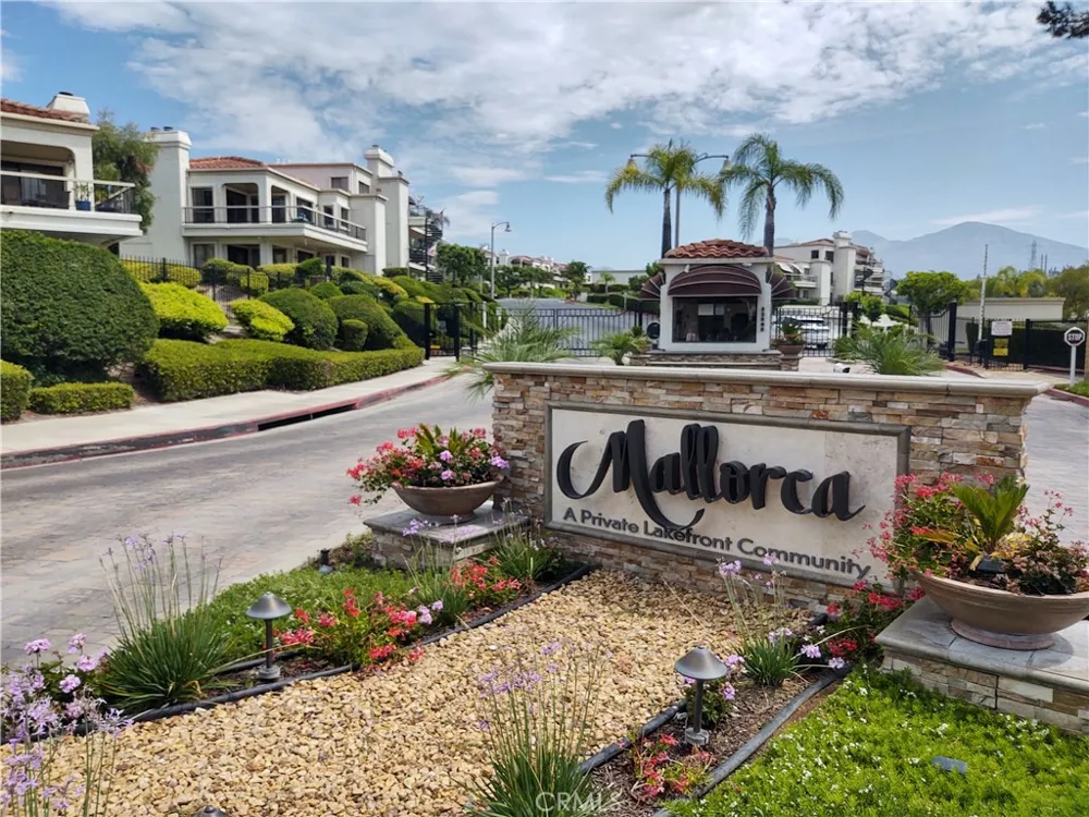 27842 Esporlas Mission Viejo, CA 92692