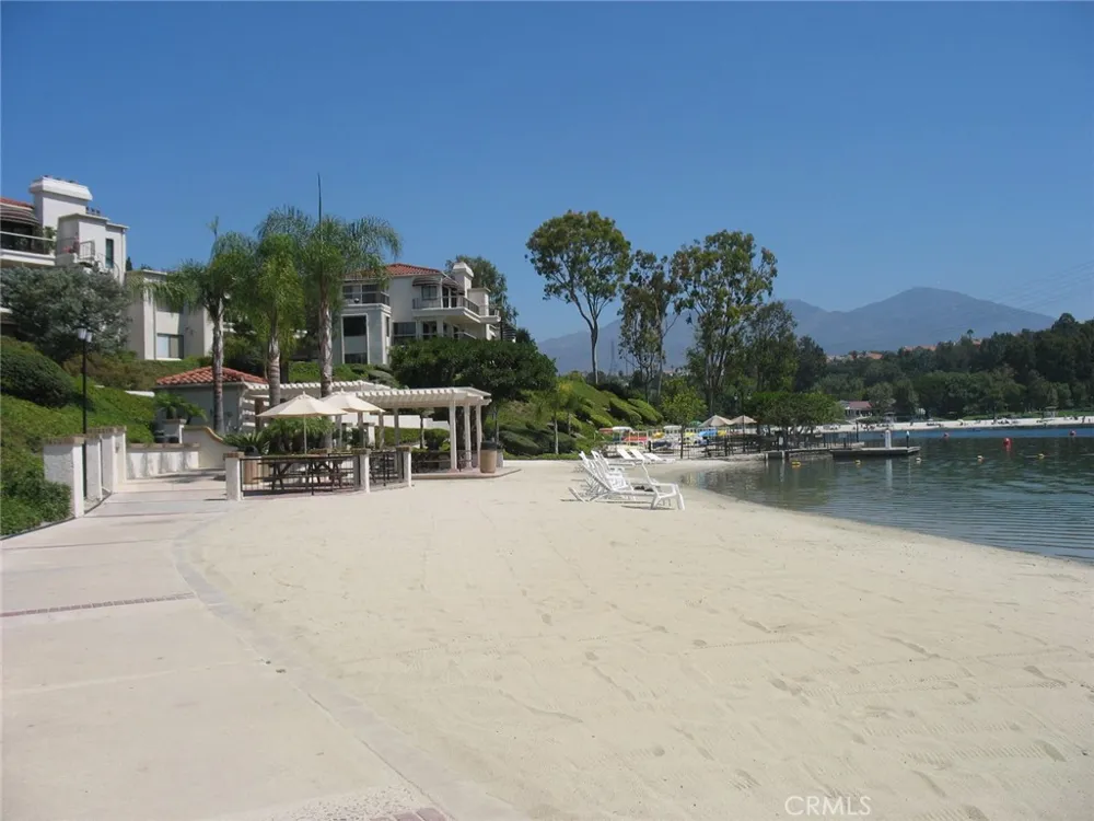27842 Esporlas Mission Viejo, CA 92692