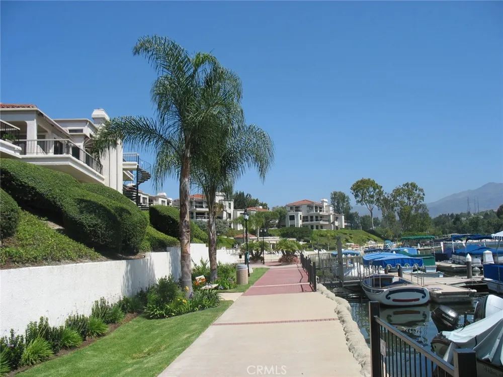 27842 Esporlas Mission Viejo, CA 92692