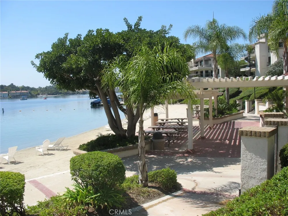 27842 Esporlas Mission Viejo, CA 92692