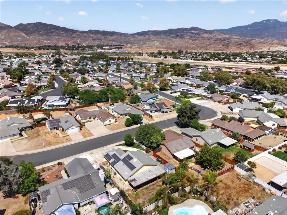 42869 Woodside Court Hemet, CA 92544