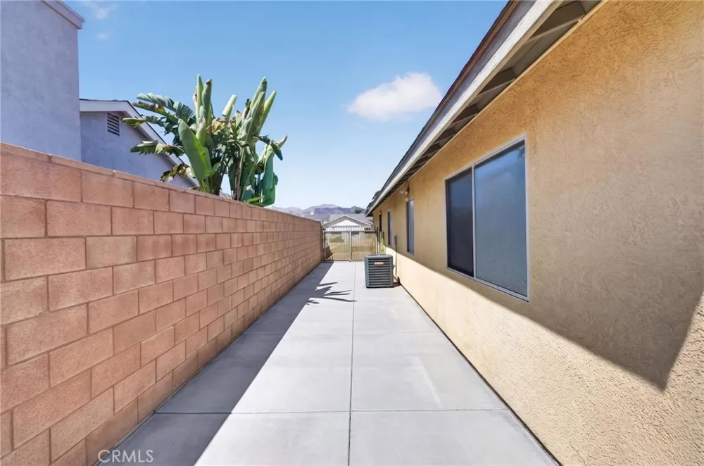 42869 Woodside Court Hemet, CA 92544