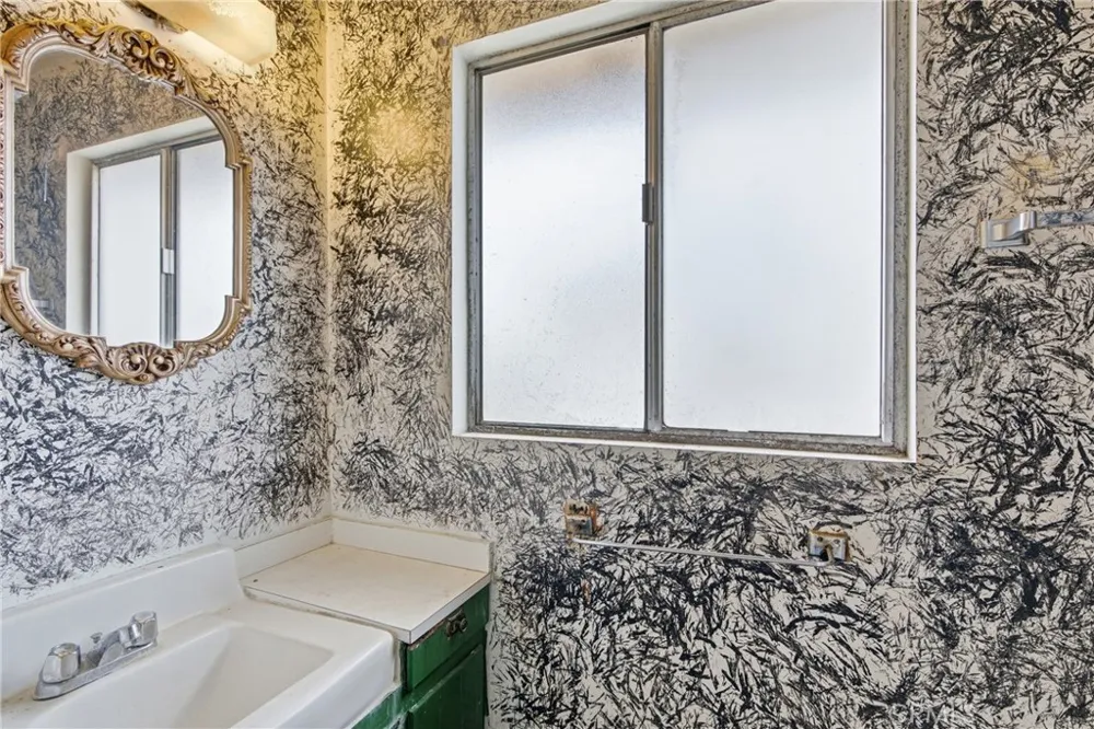 228 S 1st Place Lompoc, CA 93436