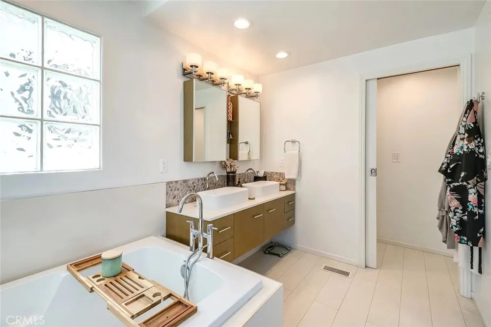 433 Marine #B Manhattan Beach, CA 90266