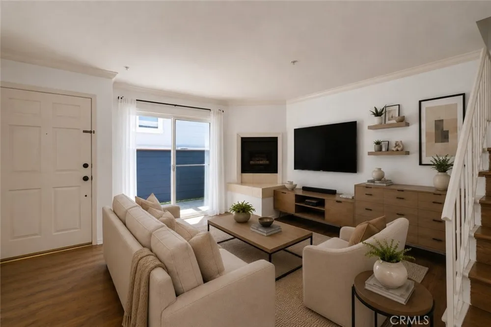 4511 Murietta Avenue #8 Sherman Oaks, CA 91423