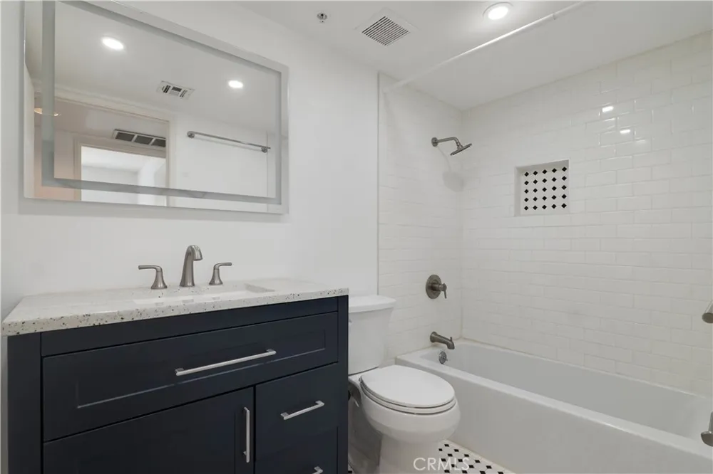 4511 Murietta Avenue #8 Sherman Oaks, CA 91423