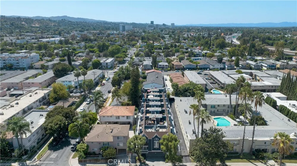 4511 Murietta Avenue #8 Sherman Oaks, CA 91423