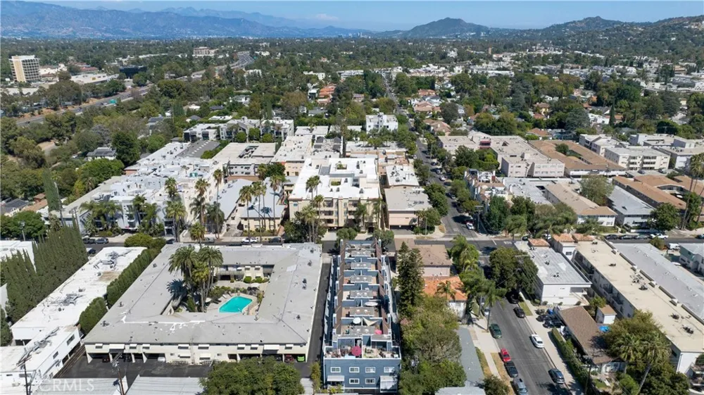 4511 Murietta Avenue #8 Sherman Oaks, CA 91423