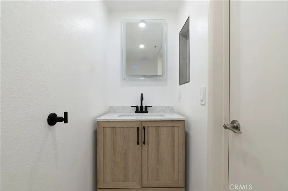 4511 Murietta Avenue #8 Sherman Oaks, CA 91423