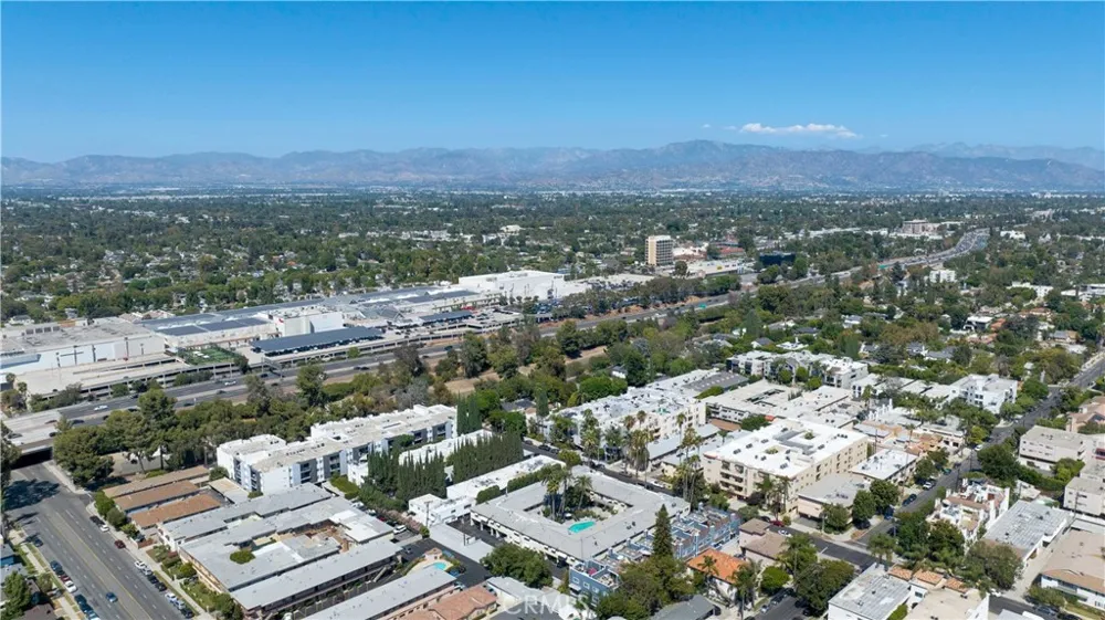 4511 Murietta Avenue #8 Sherman Oaks, CA 91423
