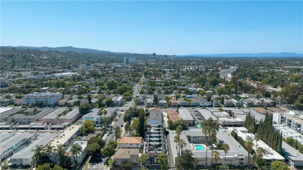 4511 Murietta Avenue #8 Sherman Oaks, CA 91423