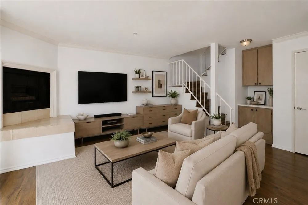 4511 Murietta Avenue #8 Sherman Oaks, CA 91423