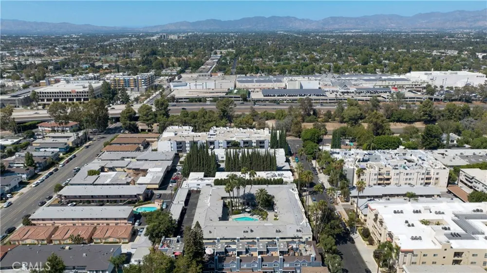 4511 Murietta Avenue #8 Sherman Oaks, CA 91423
