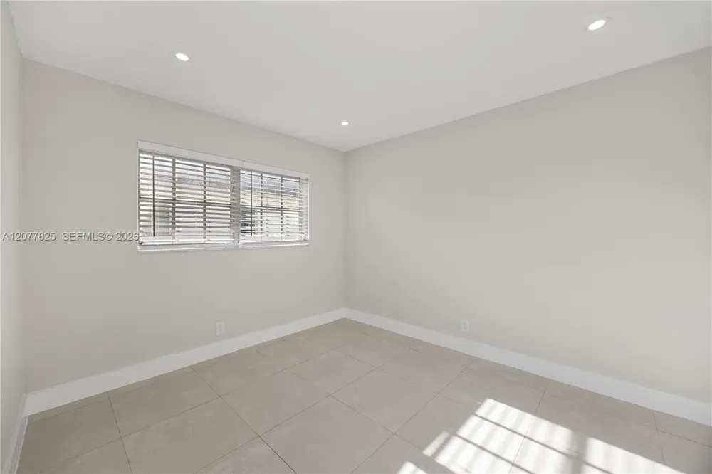 5420 Hollywood Blvd #209 Hollywood, FL 33021