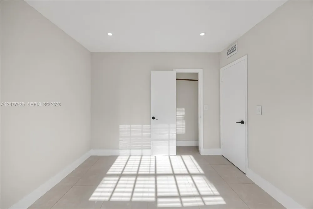 5420 Hollywood Blvd #209 Hollywood, FL 33021