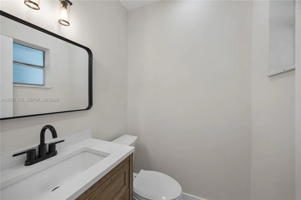 5420 Hollywood Blvd #209 Hollywood, FL 33021