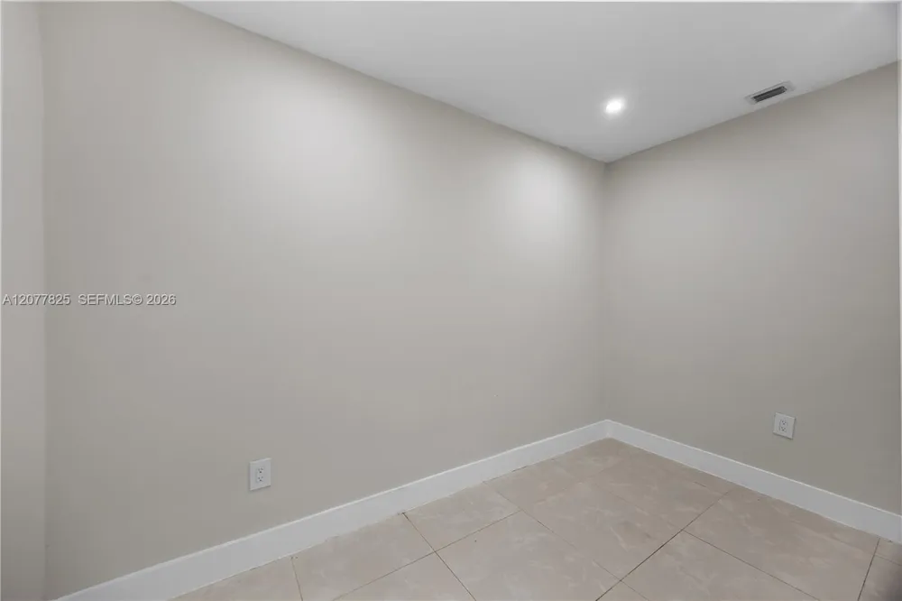 5420 Hollywood Blvd #209 Hollywood, FL 33021