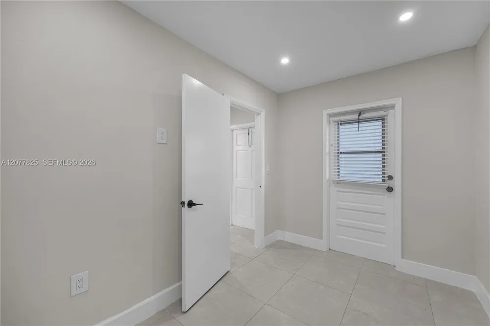 5420 Hollywood Blvd #209 Hollywood, FL 33021