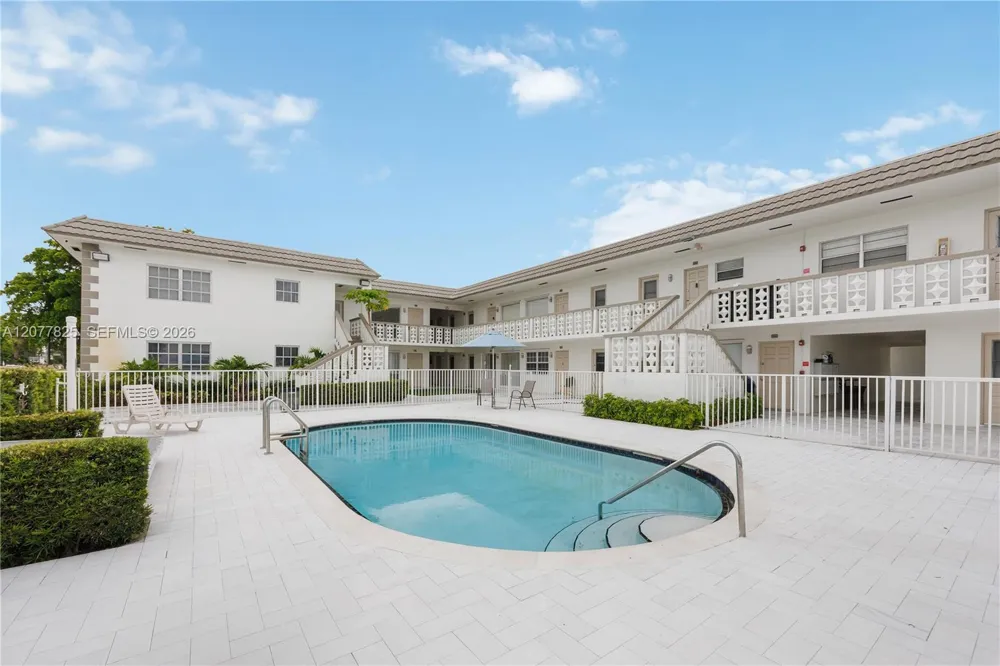 5420 Hollywood Blvd #209 Hollywood, FL 33021