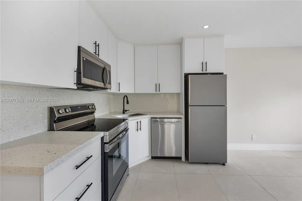 5420 Hollywood Blvd #209 Hollywood, FL 33021