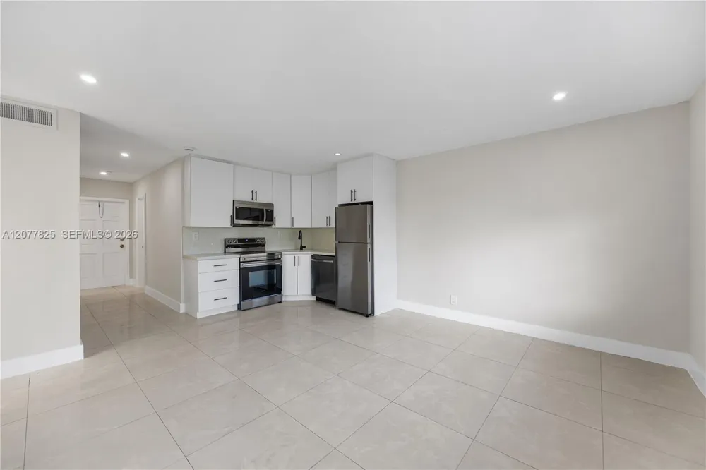 5420 Hollywood Blvd #209 Hollywood, FL 33021
