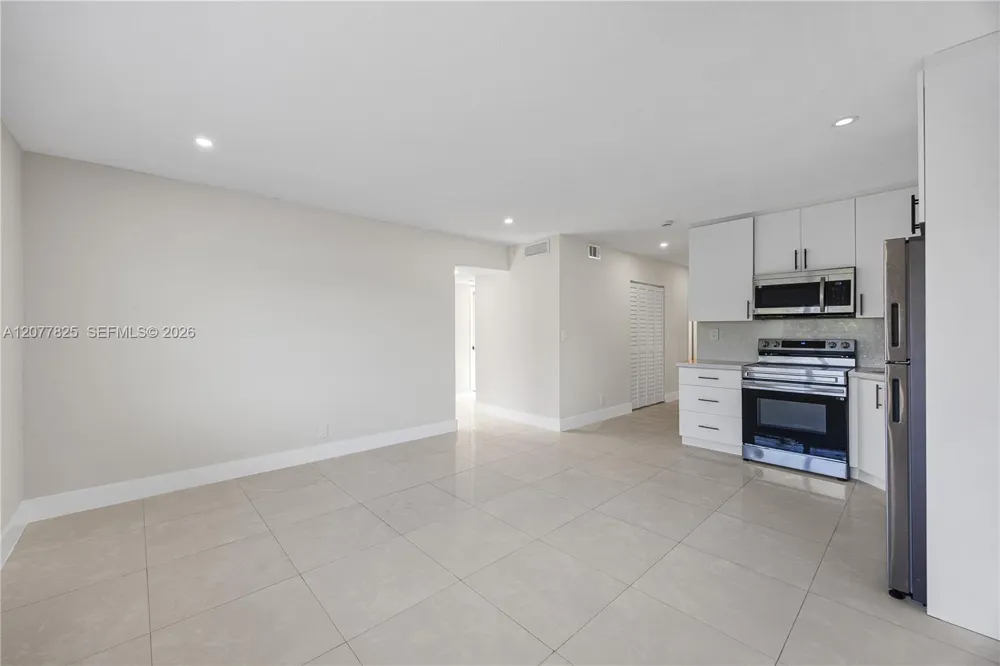5420 Hollywood Blvd #209 Hollywood, FL 33021
