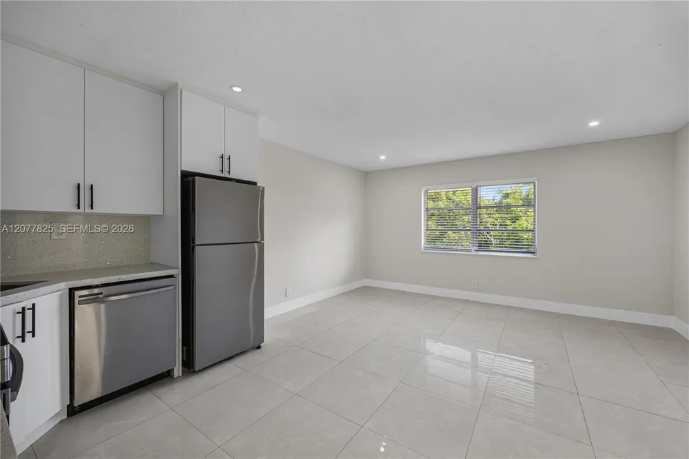 5420 Hollywood Blvd #209 Hollywood, FL 33021