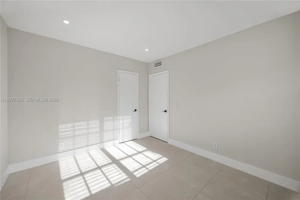 5420 Hollywood Blvd #209 Hollywood, FL 33021