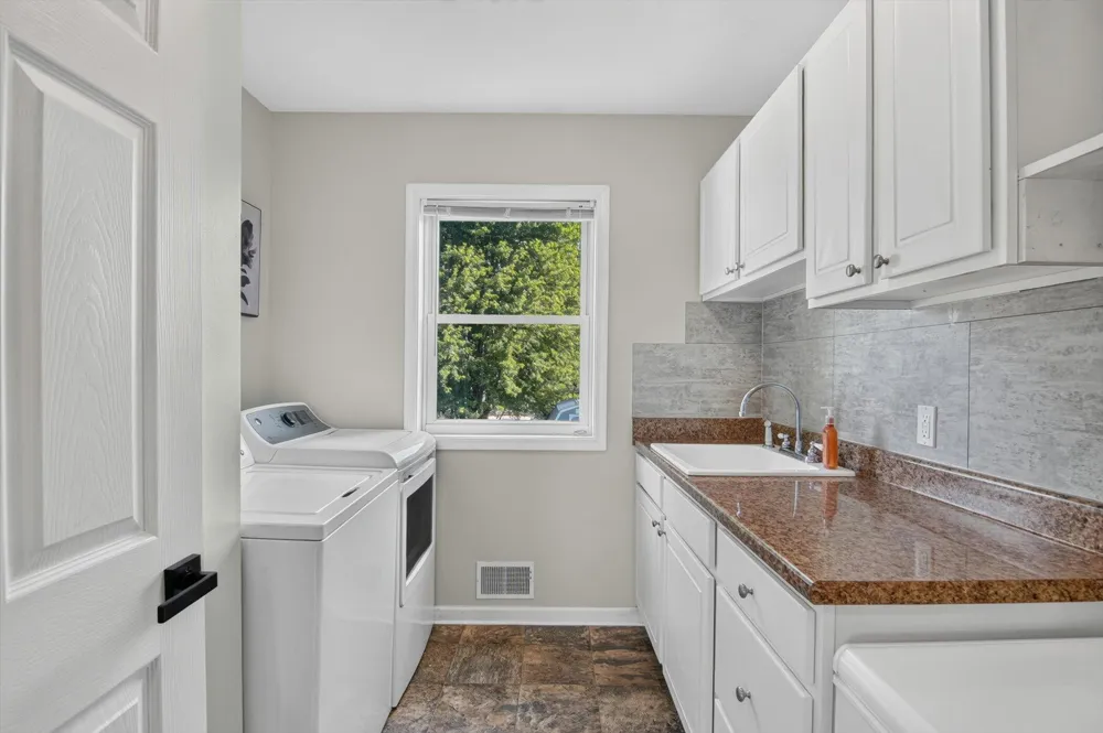 438 South Street Blissfield Township, MI 49228