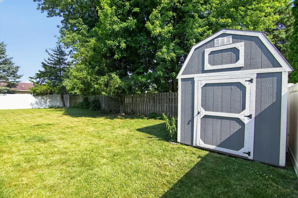 438 South Street Blissfield Township, MI 49228