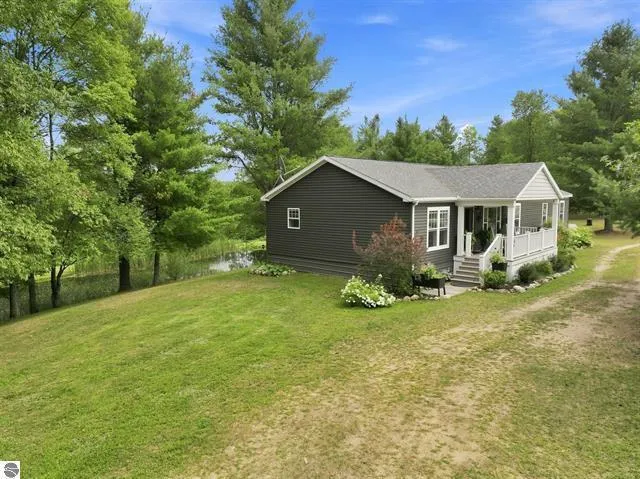 21222 21 Mile Road Burdell Township, MI 49688