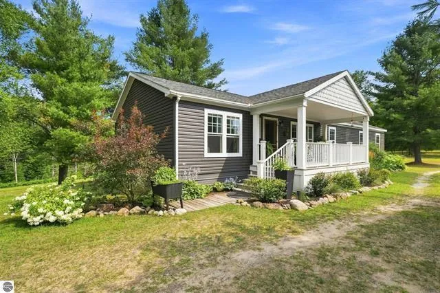 21222 21 Mile Road Burdell Township, MI 49688