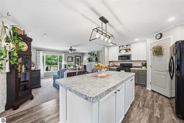 21222 21 Mile Road Burdell Township, MI 49688