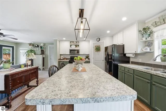 21222 21 Mile Road Burdell Township, MI 49688