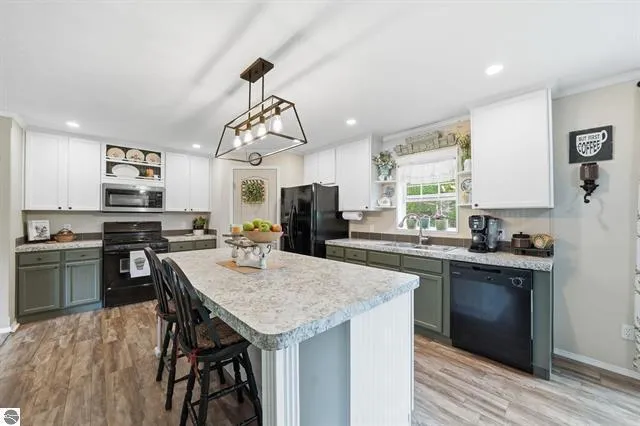 21222 21 Mile Road Burdell Township, MI 49688