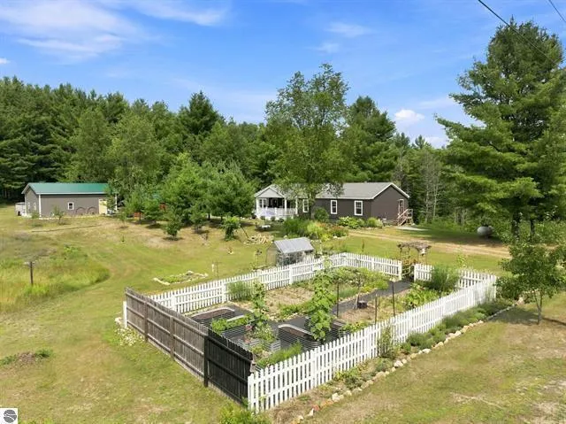 21222 21 Mile Road Burdell Township, MI 49688