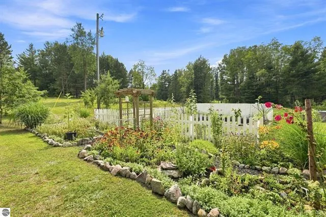 21222 21 Mile Road Burdell Township, MI 49688